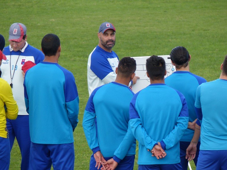 Paraná desfalcado para a estreia na Serie B