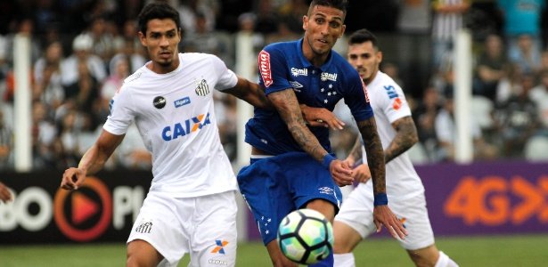 Santos é derrotado pelo Cruzeiro na Vila Belmiro.