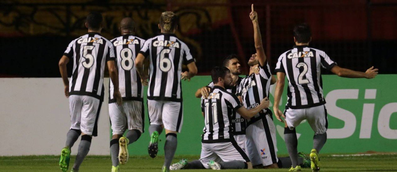 Botafogo avança na Copa do Brasil