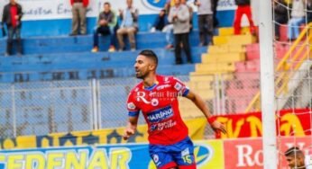 Vitória negocia com atacante colombiano