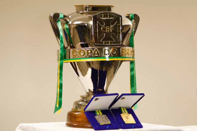 Copa do Brasil: Santos enfrenta o Flamengo e decide em casa.