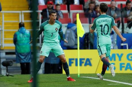 Com gol de Cristiano Ronaldo, Portugal desbanca a Russia e assume a liderança do Grupo A da Copa das Confederações