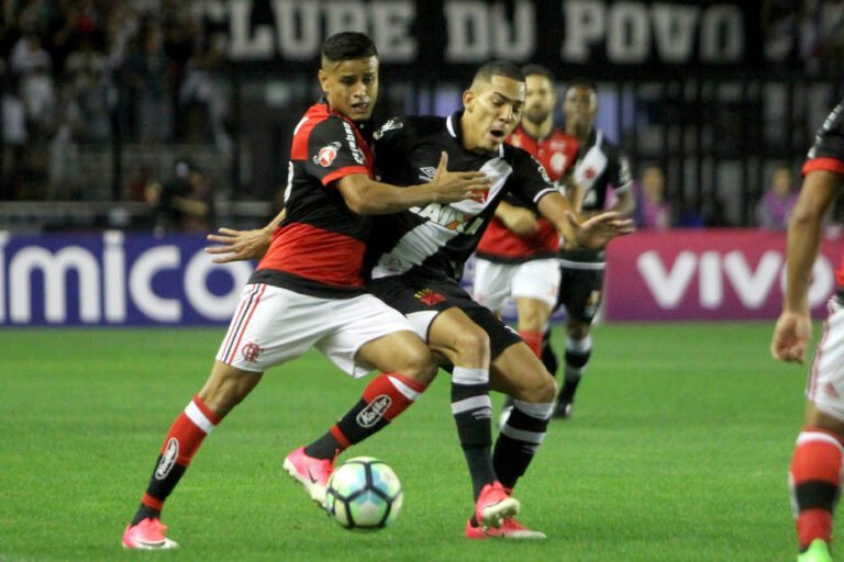 Flamengo vence o clássico em São Januário!