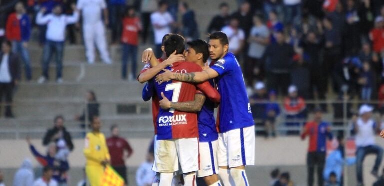 Com gol de pênalti o Paraná volta a vencer