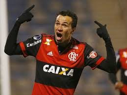 Leandro Damião deixa o Flamengo