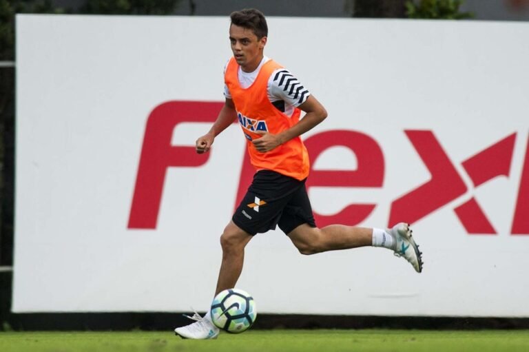 Negociação esfria e Matheus Ribeiro deve ficar no Santos.