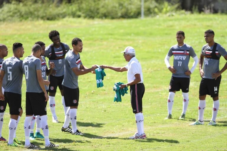 Givanildo Oliveira confirma Santa Cruz para enfrentar o Brasil de Pelotas
