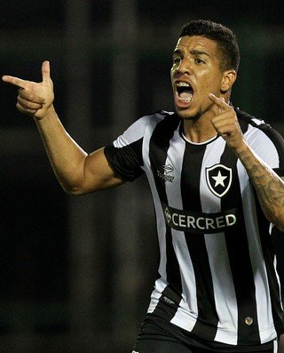Santa Cruz anuncia novo lateral-esquerdo