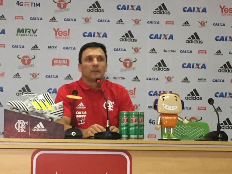 Zé Ricardo muito vaiado, sabe que a pressão é grande