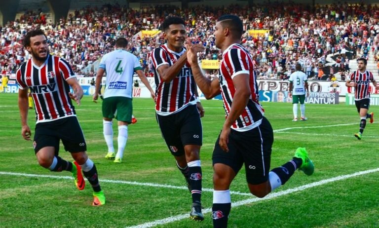 De volta para casa, Santa Cruz tenta se reabilitar na Série B