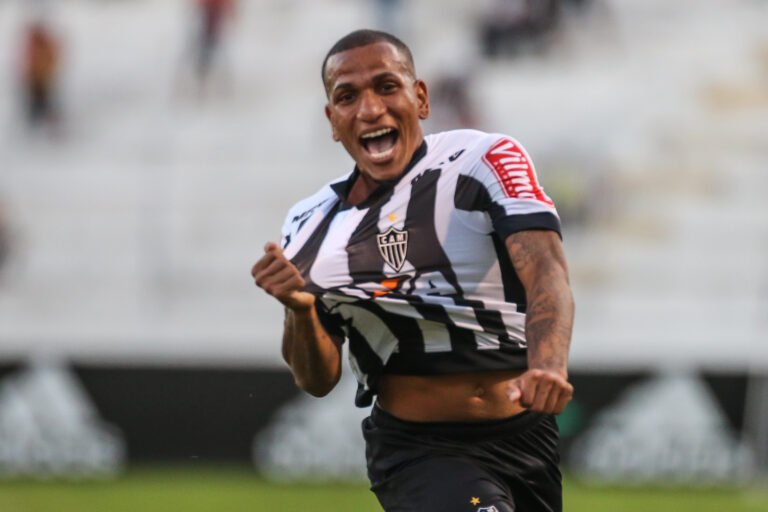 Galo vence Ponte de virada fora e encosta no G6