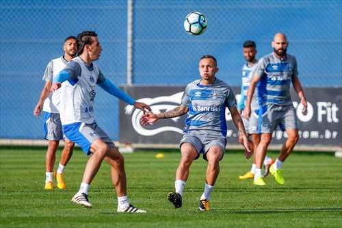 Com time misto, Grêmio enfrenta o Atlético-MG pela 18° rodada do Brasileirão.