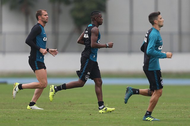 Botafogo viaja e enfrenta Ponte Preta