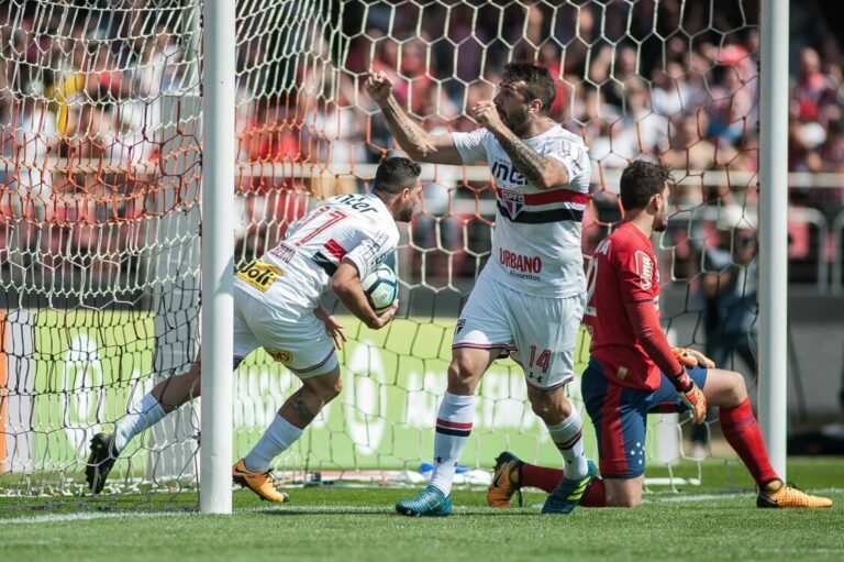 Virada: São Paulo bate o Cruzeiro no Morumbi.