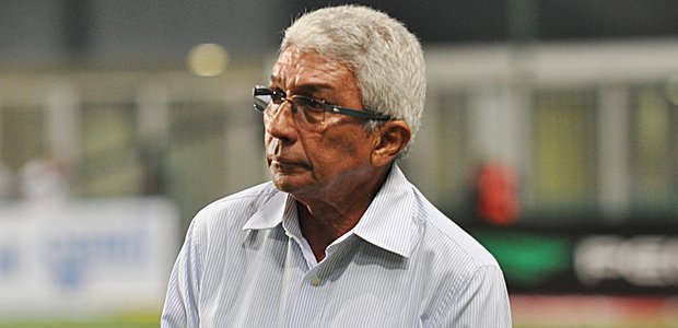 Santa Cruz dá adeus ao técnico Givanildo Oliveira