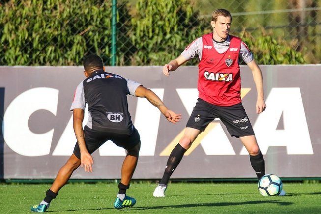 Galo enfrenta Grêmio por recuperação no Brasileirão.