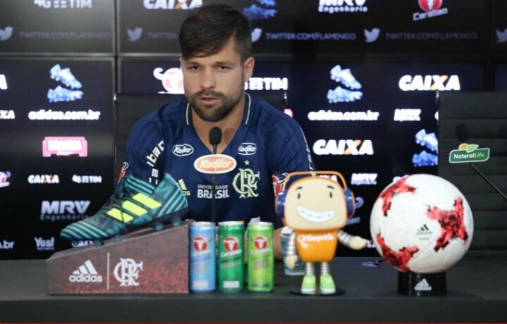 Em coletiva, Diego fala sobre sua convocação para a seleção Brasileira