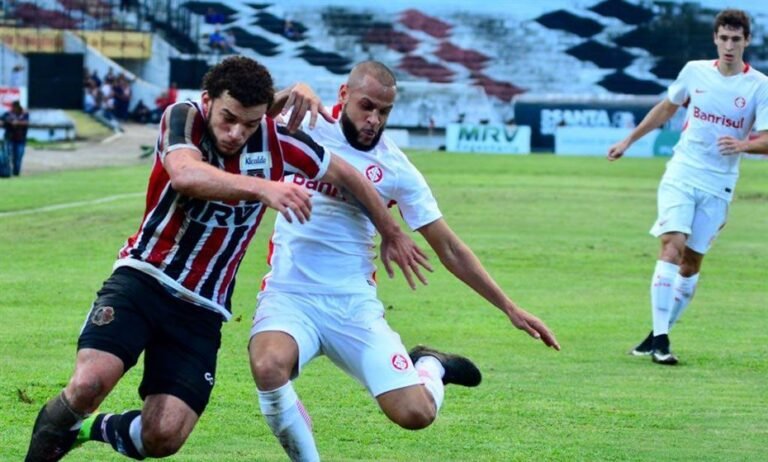 Com mistérios na equipe, Martelotte deve promover novidades contra o Inter