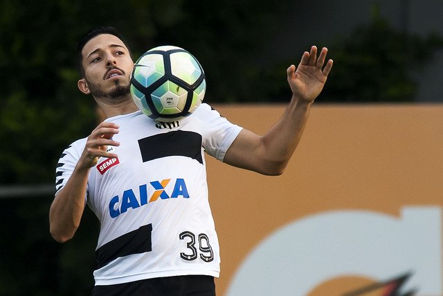 Jean Mota será titular contra o Atlético/PR