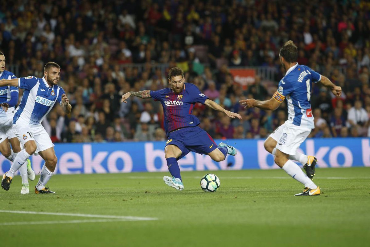 Com 3 gols de Messi e estreia de Dembélé, Barcelona vence Espanyol e é o líder do Espanhol