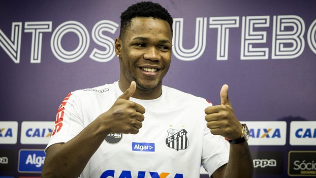 Matheus Jesus deve ser titular no clássico.