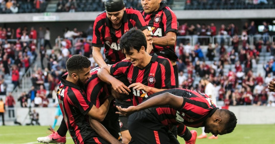 Furacão viaja com 23 jogadores para o jogo contra o Vitória.