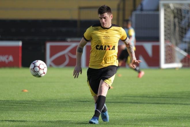 Entrevista com o volante Jocinei, do Criciúma