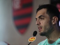 Zagueiro Rhodolfo diz que Juan joga de terno e sobre o Fla-Flu, ele diz: “Nosso time está focado, com muita vontade de vencer “