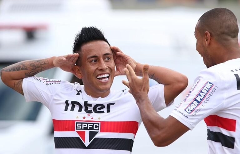 São Paulo vence o clássico contra o Santos e se afasta da degola!