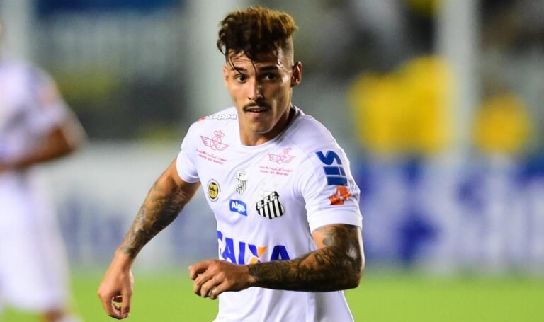 Zeca entra na justiça e pede rescisão de contrato.