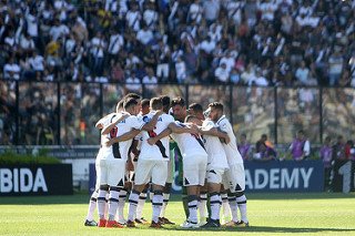 Na volta de São Januário, Vasco decepciona, fica no empate com o São Paulo e adia mais uma vez a entrada no G7.