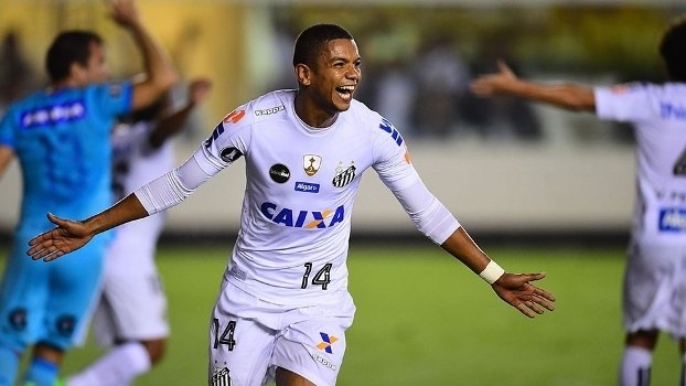 David Braz volta a zaga do Santos