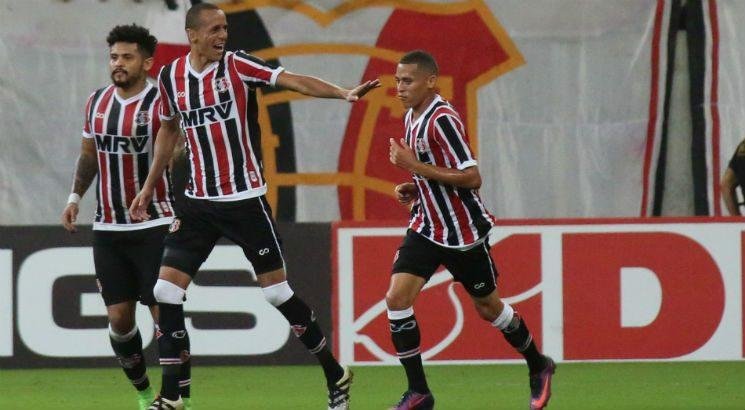 Volante deixa o Santa Cruz e acerta com o Fortaleza para 2018