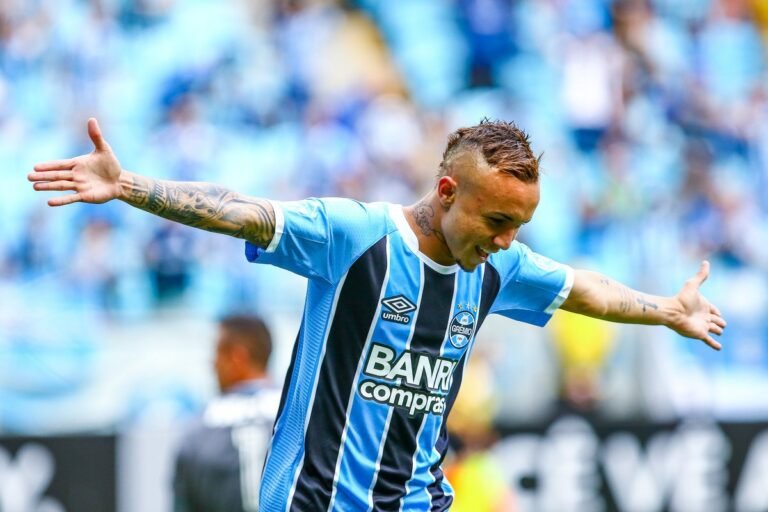 Com show de Éverton e mais um gol de Luan, Grêmio decreta mais um ano de freguesia em Porto Alegre.