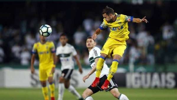 Depois de mais uma derrota, Éverton Ribeiro diz: “Não adianta ter o controle do jogo, mas não fazer o gol”