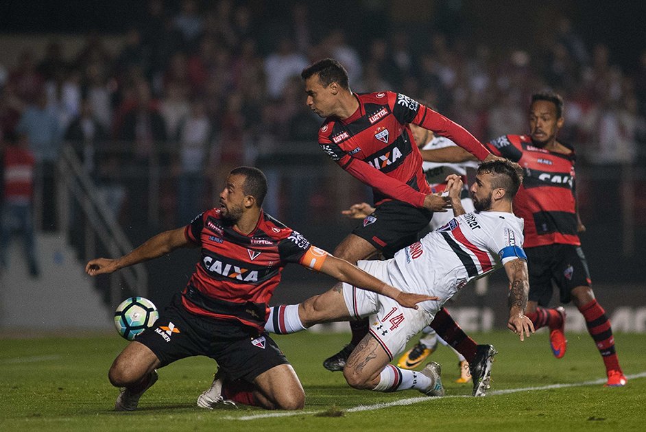 São Paulo vai à Goiás em busca da trinca