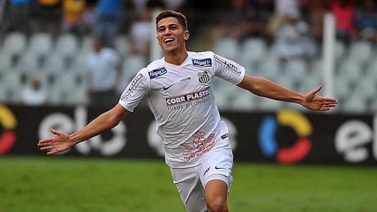 Vitor Bueno é esperado para a estreia do Paulistão