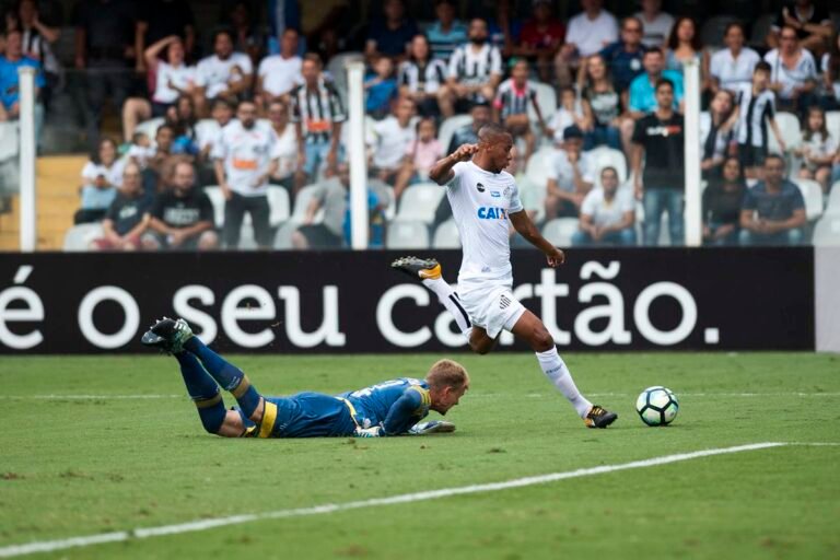 Pela última rodada, Santos empata com o Avaí.