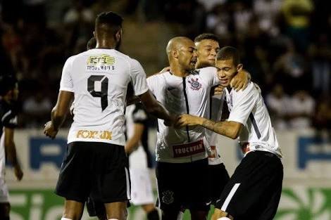 Corinthians joga para o gasto, mas estreia com vitória, na Copinha.