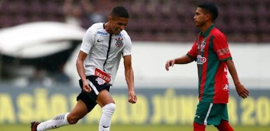 Corinthians goleia o Pinheiro, assume a liderança de seu grupo e se garante para próxima fase da Copinha.