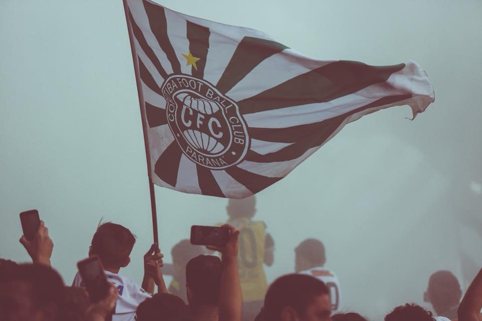 Torcida que nunca abandona