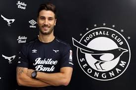 Entrevista com o atacante Éder Sousa, do Seongnam FC, da Coréia do Sul