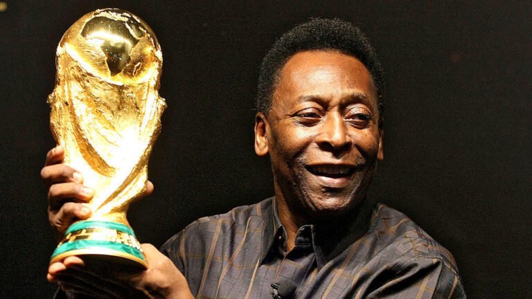 Pelé se reaproxima do Santos e quer conhecer Jair Ventura