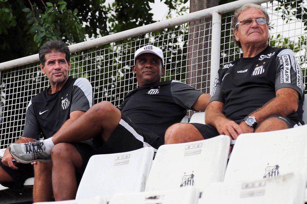 Três ex-jogadores se despedem do Santos.
