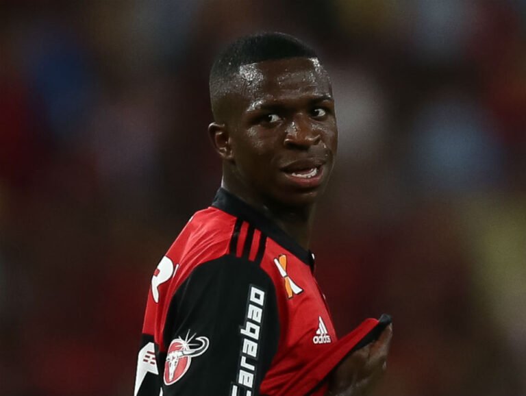 Vinícius Junior lamenta gol perdido após empate sem gols contra o Vasco: “escolhi a opção errada”