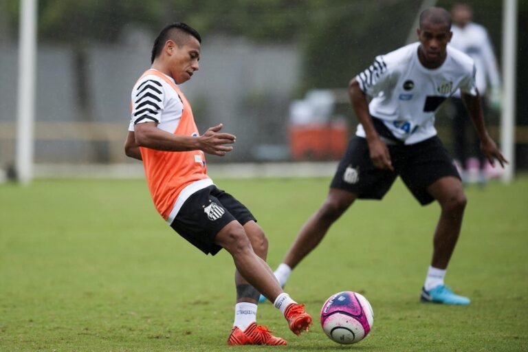 Vladimir Hernández não atua mais pelo Santos.