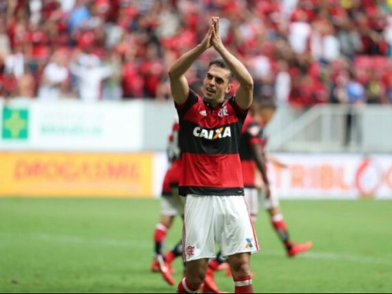 Rhodolfo marca seu primeiro gol pelo Flamengo e dedica aos filhos: “Vai pro Caio e a Gabriela”