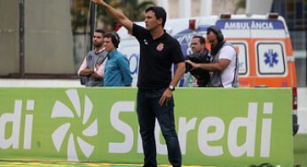 Com futuro incerto, Zé comanda o Vasco na estreia da Taça Rio contra a Portuguesa-RJ.