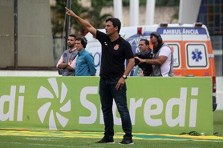 Com futuro incerto, Zé comanda o Vasco na estreia da Taça Rio contra a Portuguesa-RJ.