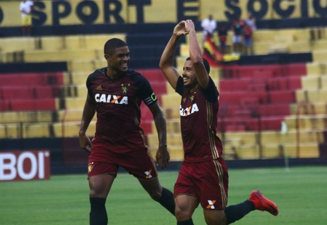 Com protestos da torcida e jogo fraco, Sport vence no estadual